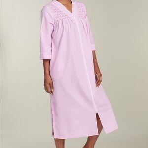 Miss Elaine Seersucker Nightie / Long Robe